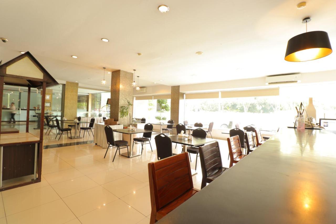 Saka Hotel Medan Sunggal Zewnętrze zdjęcie